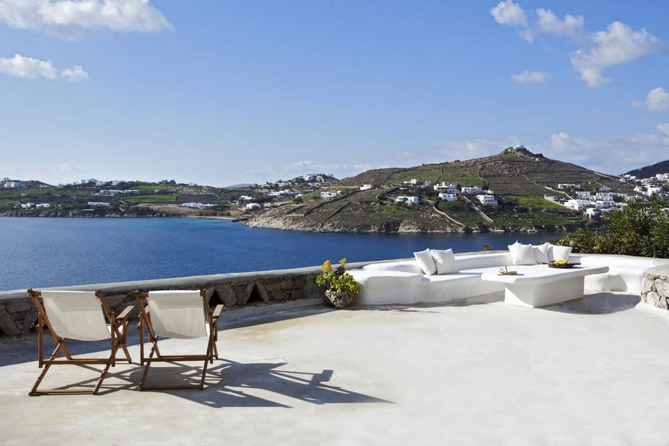 View (from property/room), Balcony/Terrace, Seating area, Sea view