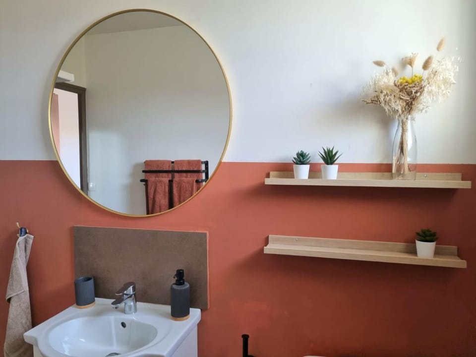 Joli studio lumineux centre avec parking securise dans quartier recherche Apartment in Aix-en-Provence