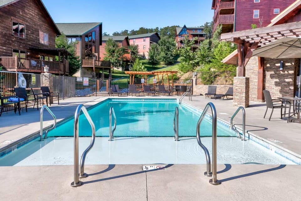 7-Bedroom Mountain Lodge Near Dollywood with Hot Tub, Theater Room & Resort Pool Chalet in Pigeon Forge