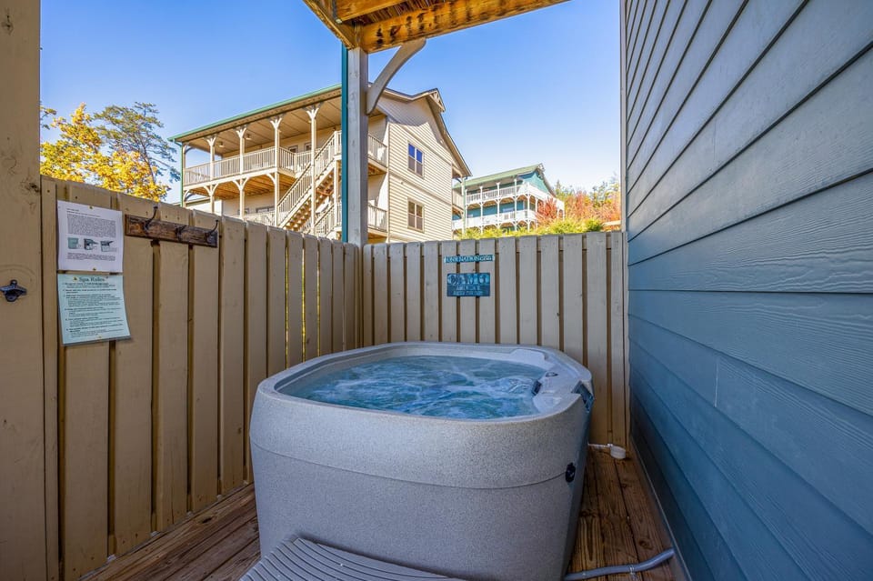 7-Bedroom Mountain Lodge Near Dollywood with Hot Tub, Theater Room & Resort Pool Chalet in Pigeon Forge
