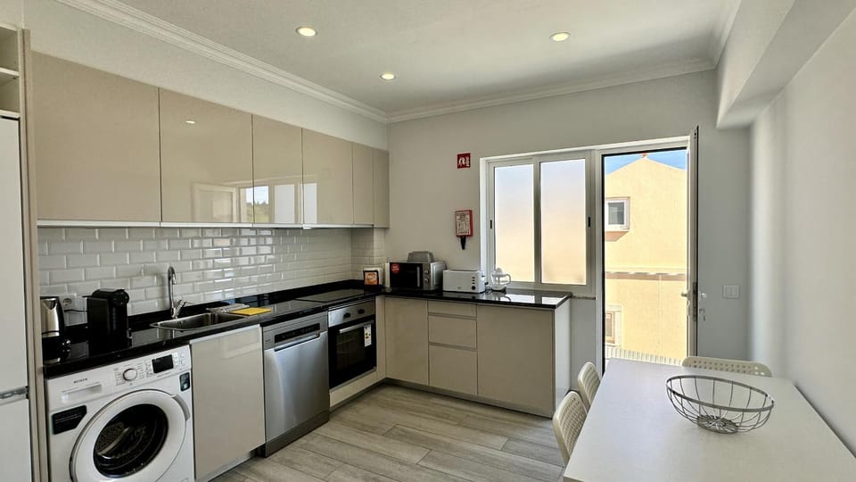 Kitchen or kitchenette, dishwasher, minibar, pet friendly, stove, toaster, washing machine