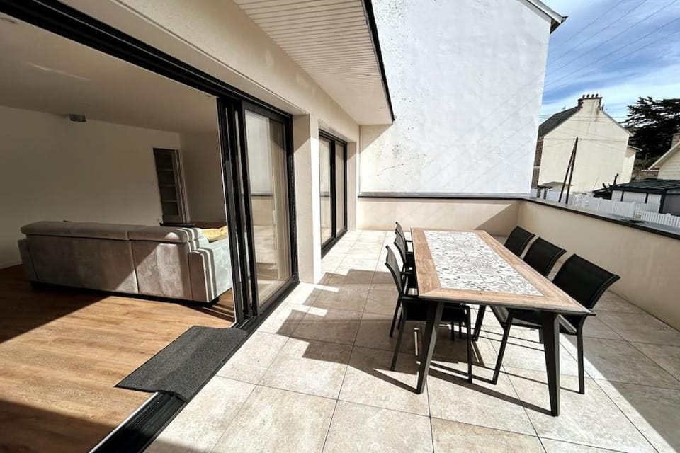 Grande maison neuve à 100 m de la plage House in Brittany
