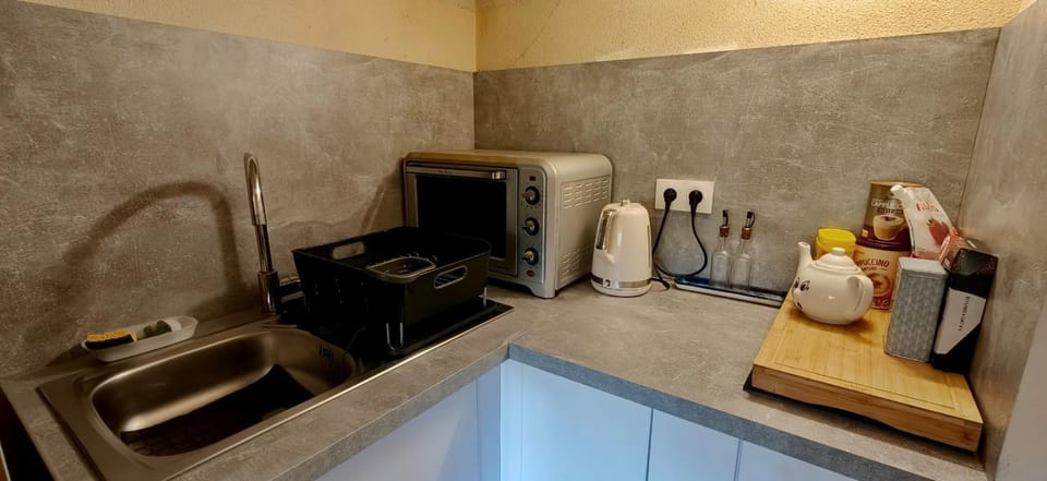 Lovely studio with balcony - near the beach Apartment in Saint-Raphael
