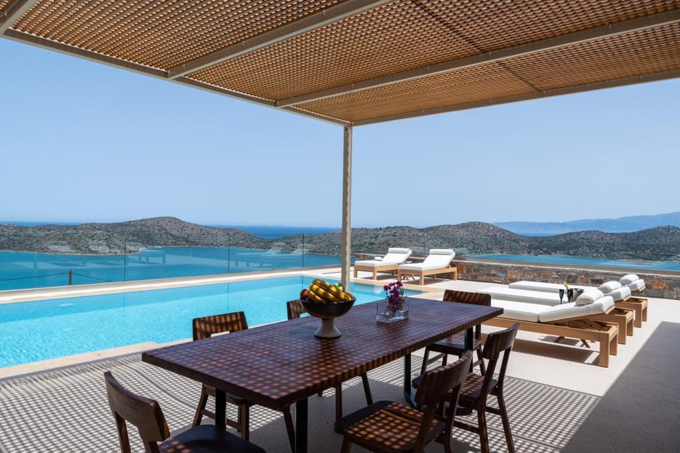 Natural landscape, Balcony/Terrace, Dining area, Mountain view, Sea view, Swimming pool, sunbed