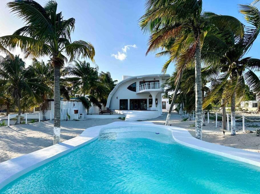 Unique Beachfront Casa Kyma, Pool, San Crisanto, Yucatan Villa in State of Quintana Roo