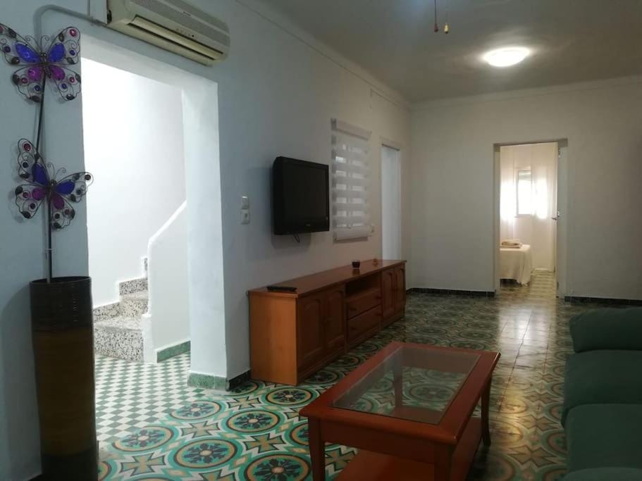 Casa Rodrigo, acogedora casa alquiler vacacional 1 dormitorio, planta baja toda la casa, opción de parking cercano consultar precio House in Conil de la Frontera