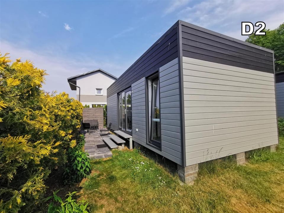 Property building, Garden, Balcony/Terrace, Garden view