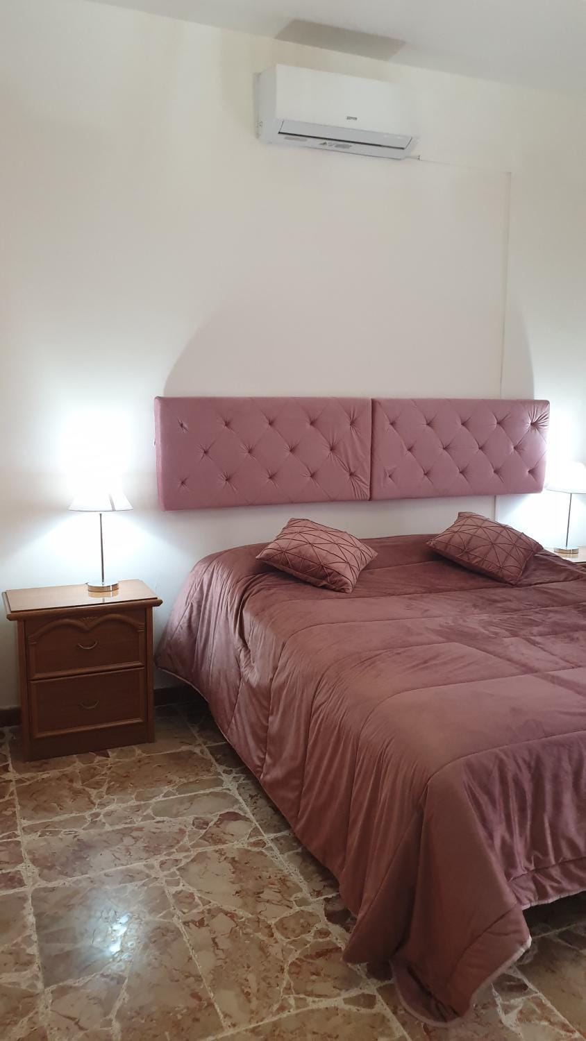 Bed, Photo of the whole room, Bedroom, air conditioner