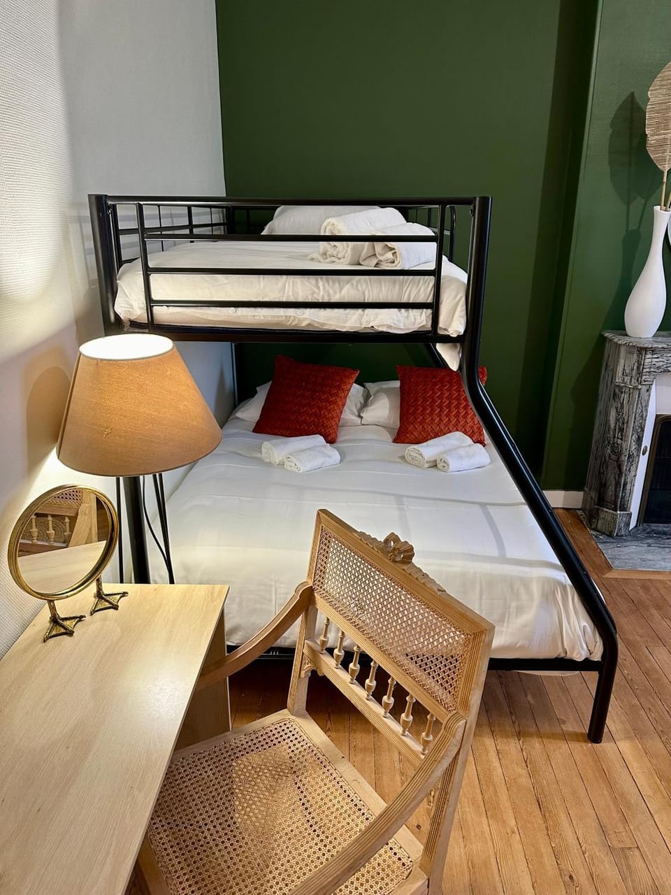 Bed, bunk bed