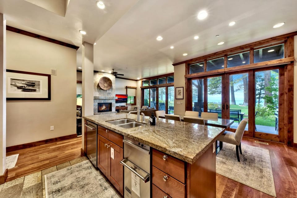 TV and multimedia, Kitchen or kitchenette, Living room, Lake view, fireplace, furniture, kitchen