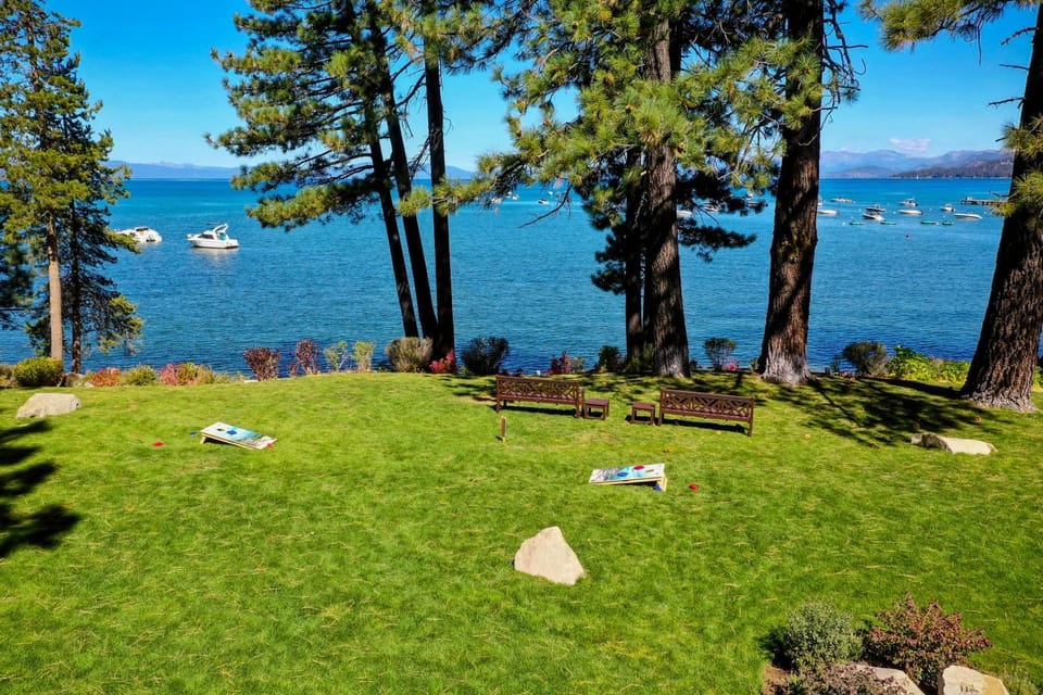 Remodeled Luxury Lakeview w Fireplace Hot Tub Gym PEAK SS13 Apartment in Al Tahoe