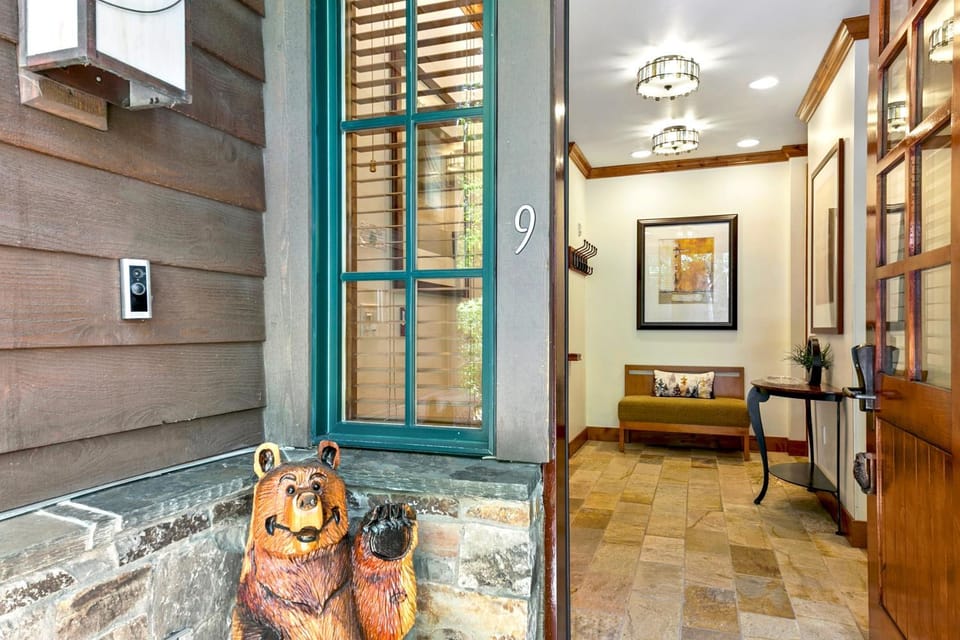 Facade/entrance, Lobby or reception, furniture