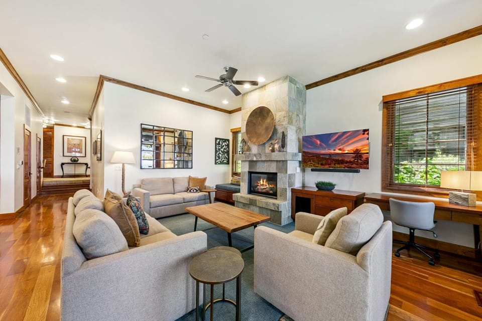 TV and multimedia, Living room, fireplace, furniture