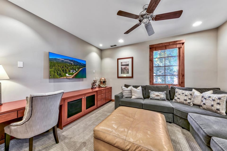 TV and multimedia, Living room, Seating area, furniture