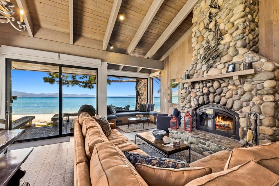 Day, Natural landscape, View (from property/room), Living room, Lake view, fireplace, furniture
