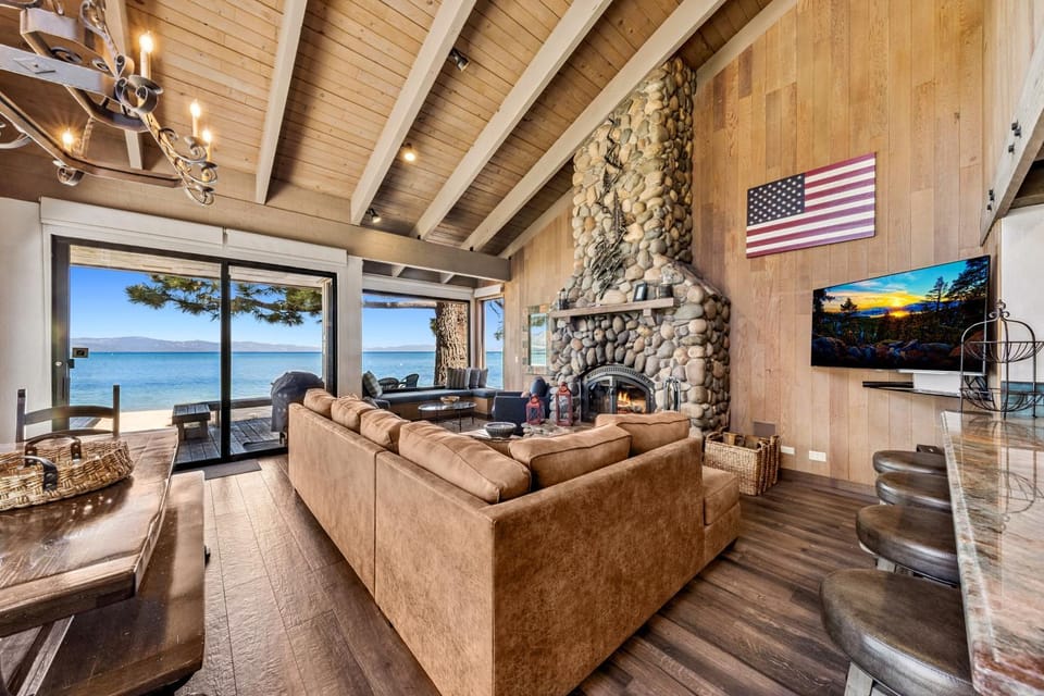Newly renovated Lake Tahoe Beachfront #635 House in South Lake Tahoe