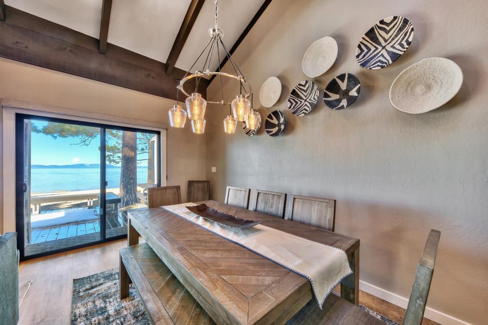 Stunning Lakefront Near Heavenly LLV611 House in South Lake Tahoe