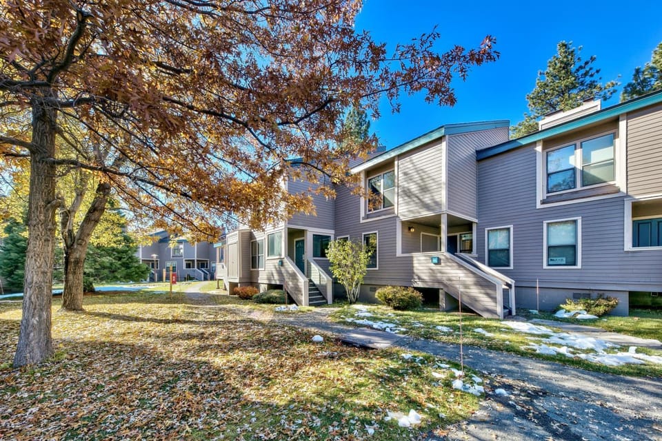 Stunning Lakefront Near Heavenly LLV611 House in South Lake Tahoe