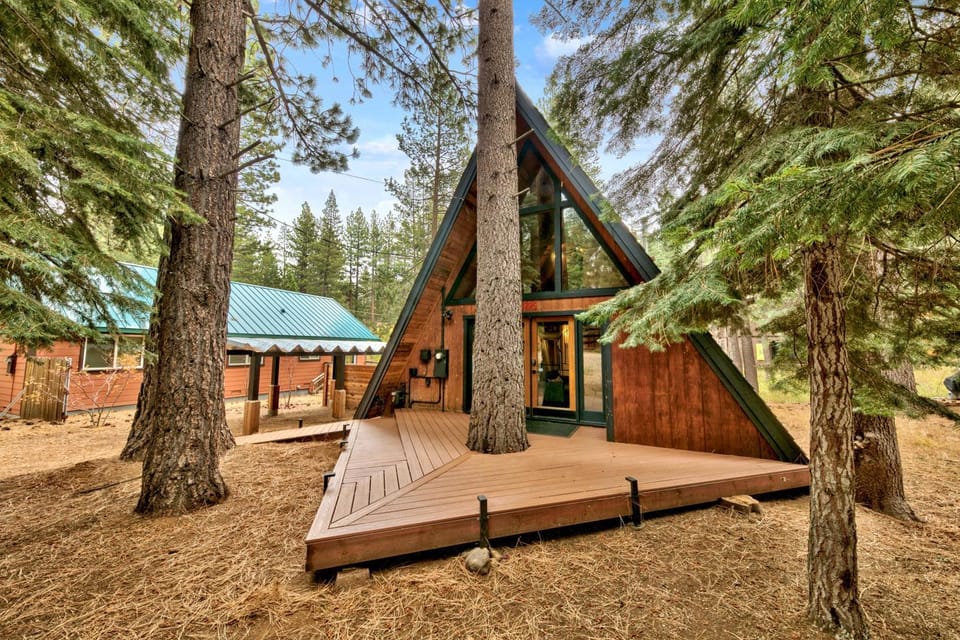Külhaus Cabin - Romantic A-frame Adventure BBQ Cabin in South Lake Tahoe
