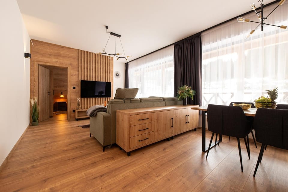 Communal lounge/ TV room, Living room, Seating area