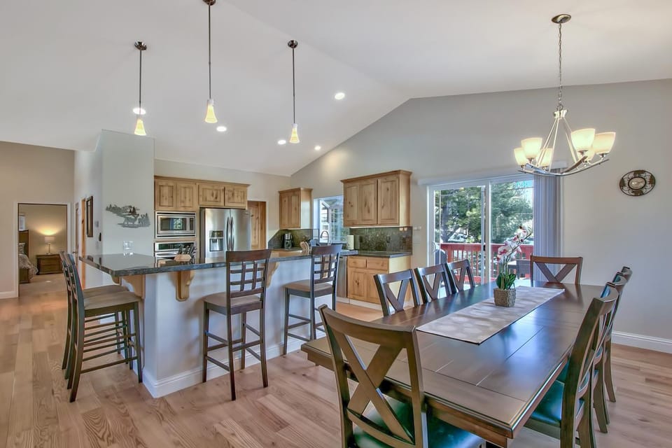 Blackfoot Family Estate House in Sierra Nevada