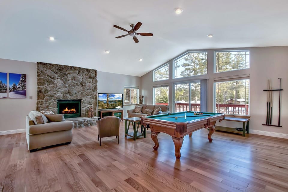 Blackfoot Family Estate House in Sierra Nevada