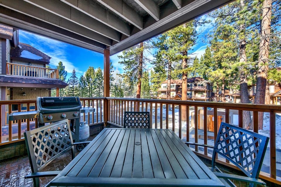 Tahoe Woods #602 Walk to Gondola Lake Casinos House in South Lake Tahoe