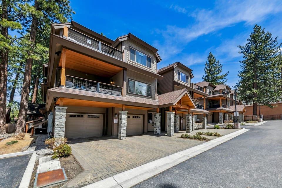 3BR Townhome Near Heavenly & Lake TW201 House in South Lake Tahoe