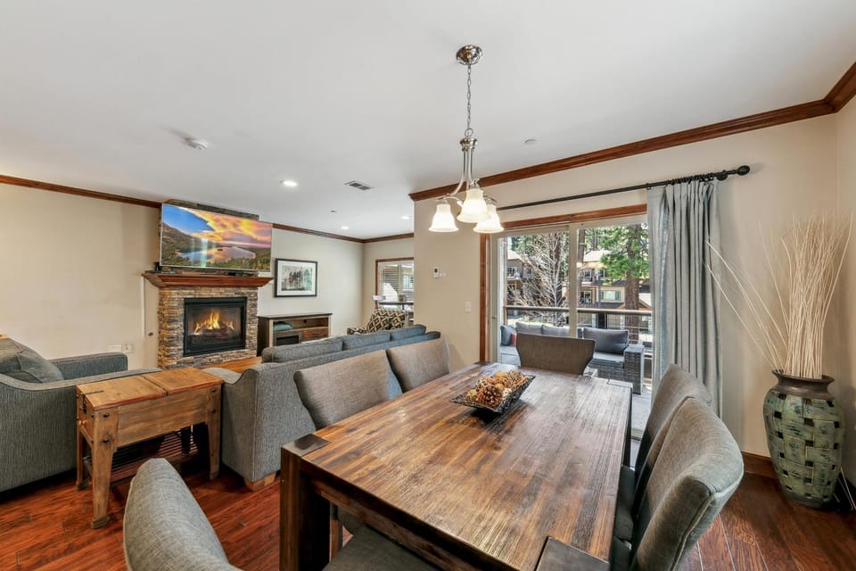 3BR Townhome Near Heavenly & Lake TW201 House in South Lake Tahoe