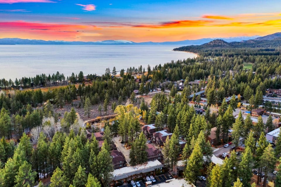 Neighbourhood, Natural landscape, Bird's eye view, Lake view, Mountain view, Sunset
