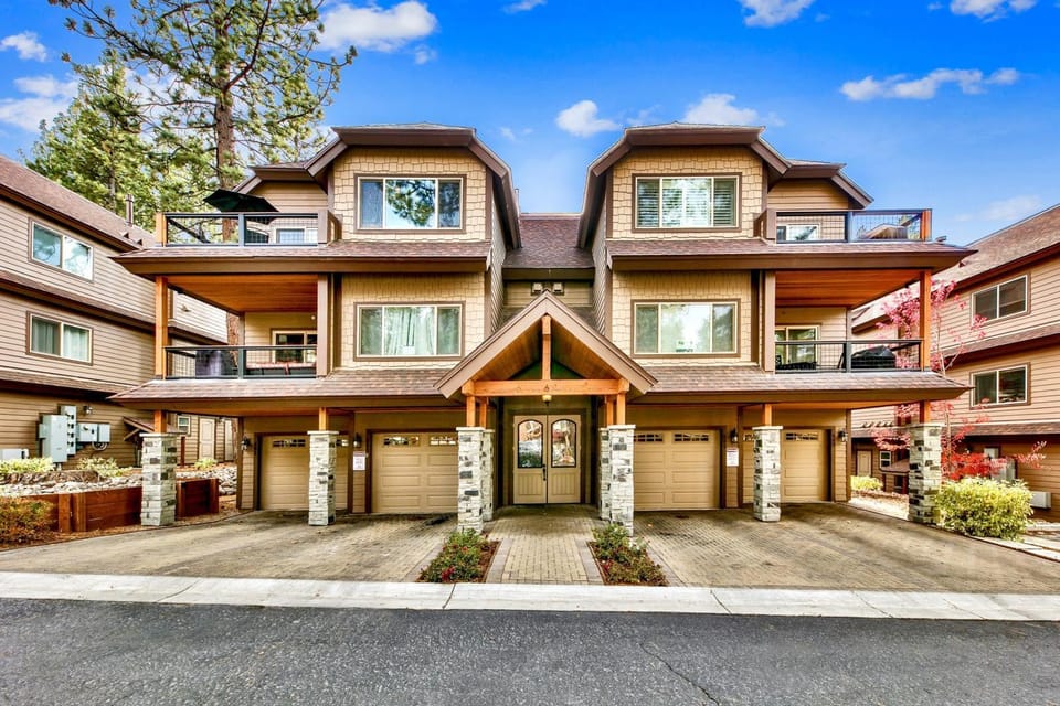 Property building, Facade/entrance, Day, Parking