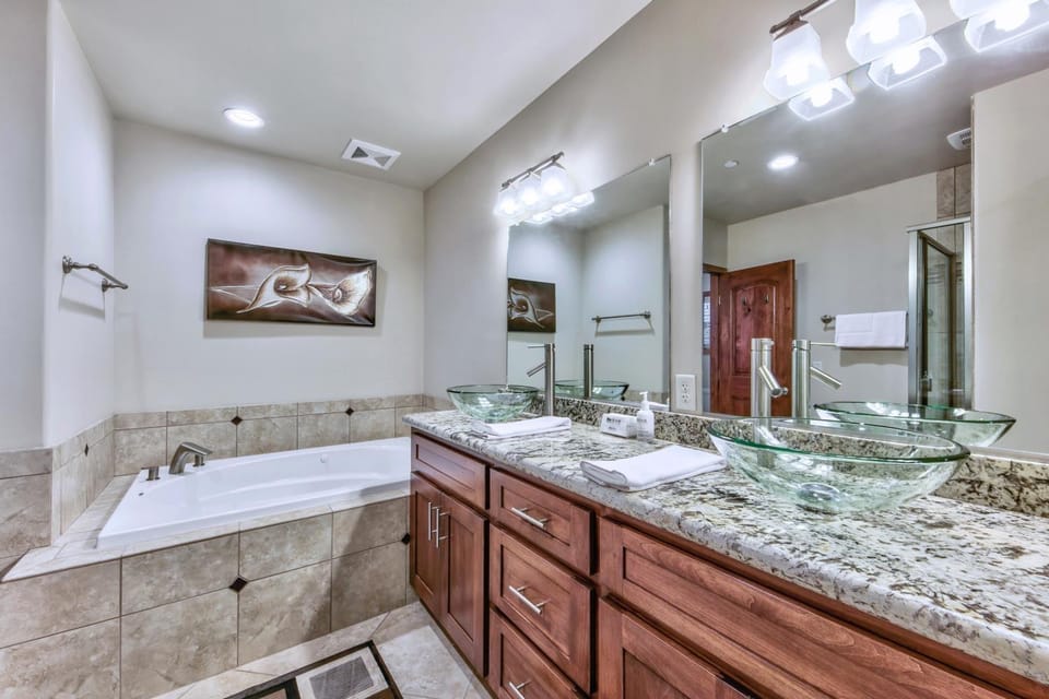 Prime Walk-to-Heavenly Townhome w AC TW702 House in South Lake Tahoe