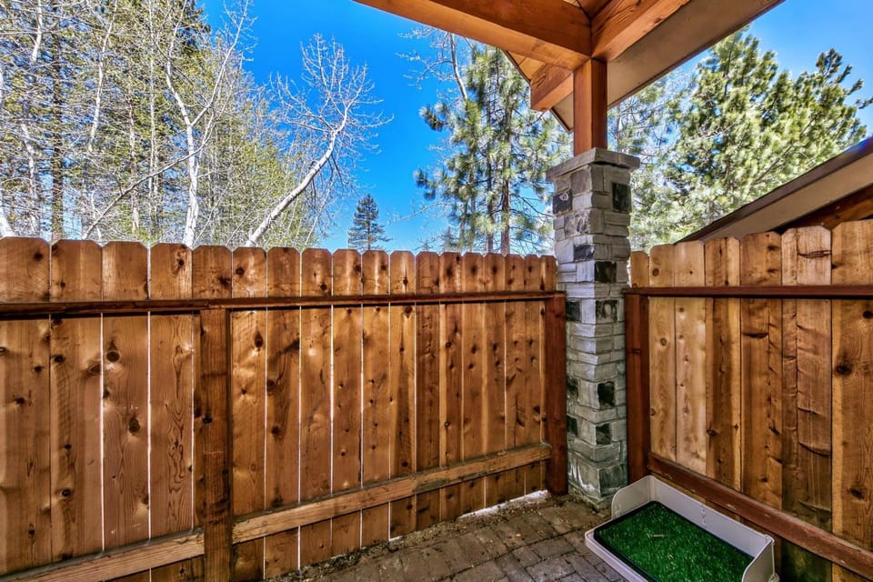 Prime Walk-to-Heavenly Townhome w AC TW702 House in South Lake Tahoe