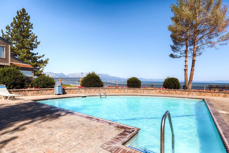 Day, Natural landscape, Garden, Lake view, Mountain view, Swimming pool
