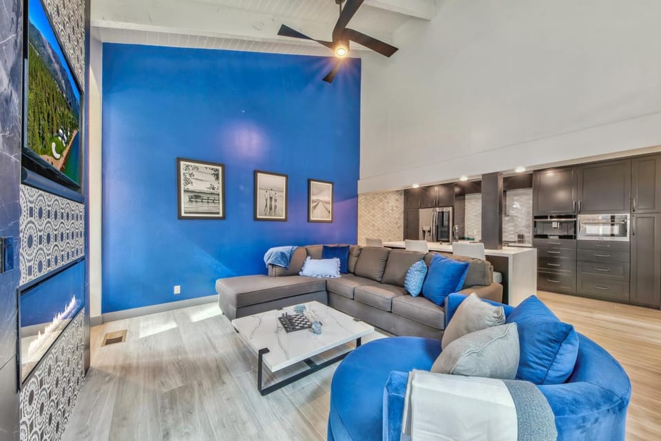 TV and multimedia, Living room, fireplace, furniture