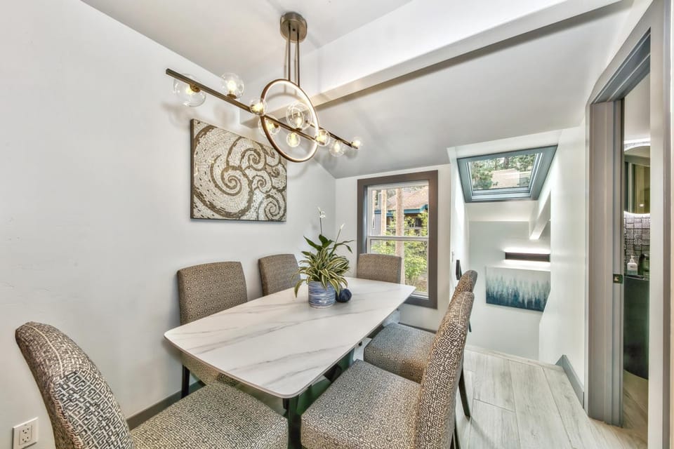 Day, Dining area, furniture