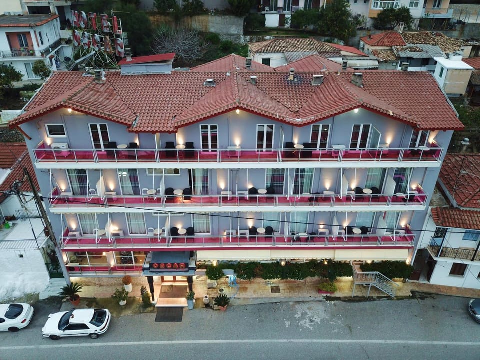 Property building, Neighbourhood, Bird's eye view, Street view, Location
