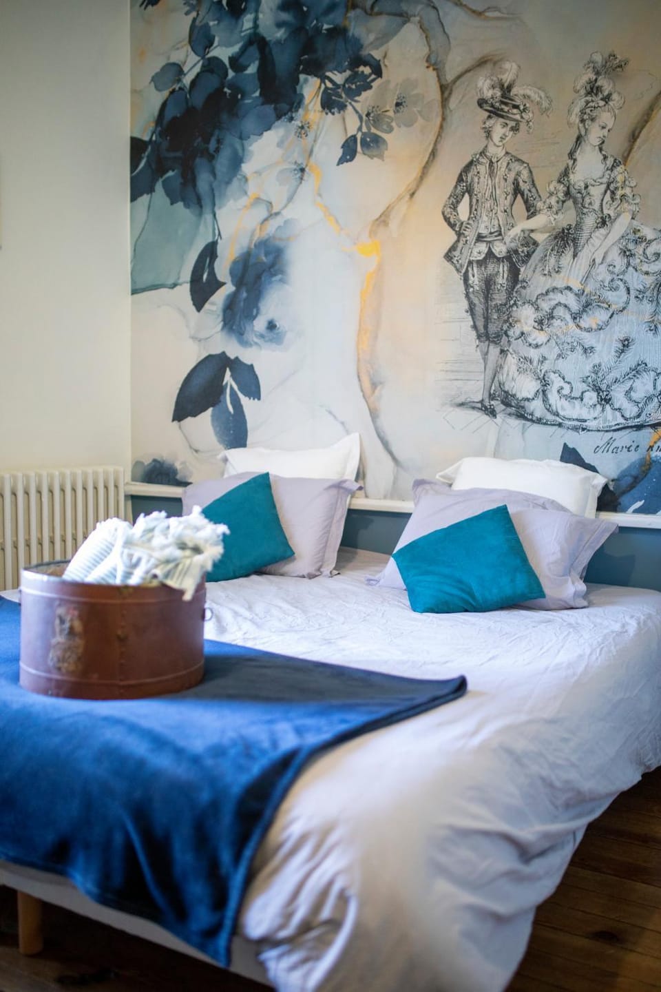 Bed, Decorative detail, Bedroom