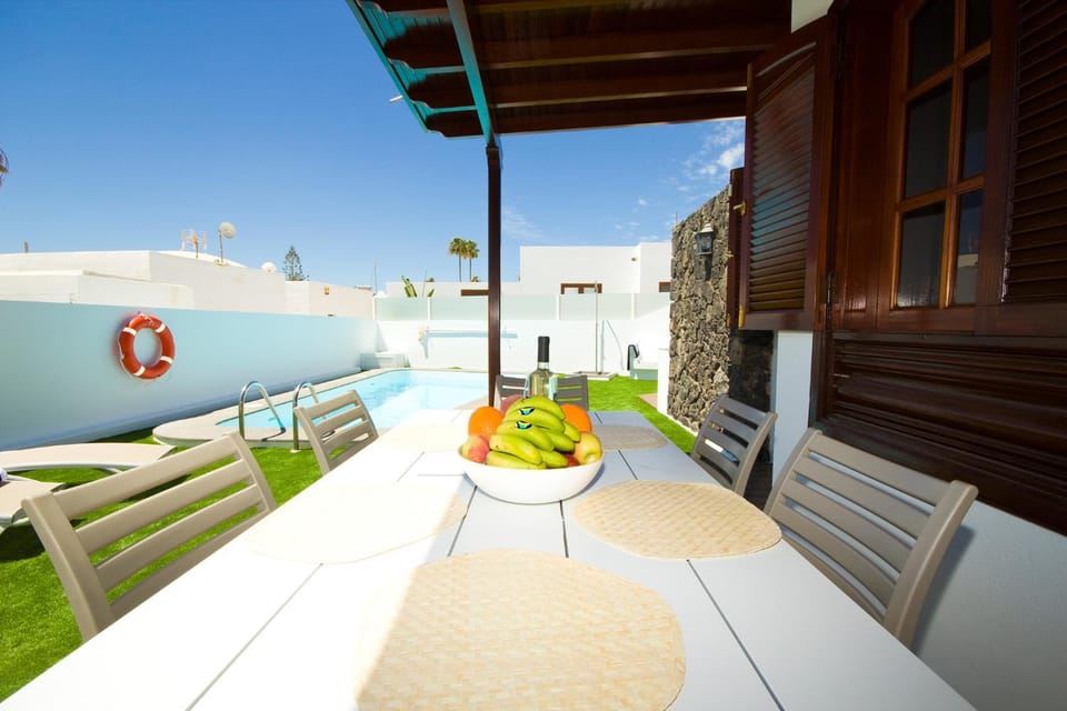 Patio, Balcony/Terrace, Seating area