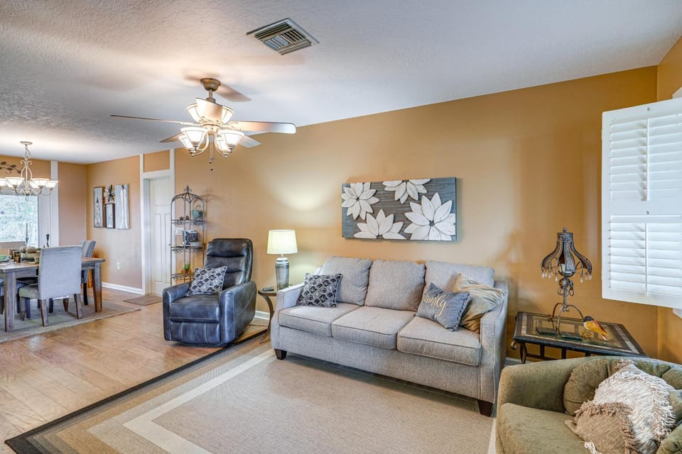 Auburndale Vacation Rental w/ Yard & Lake Views House in Auburndale