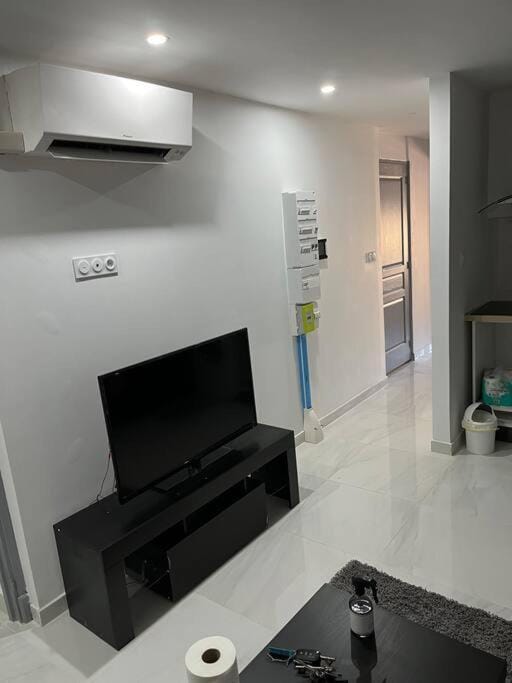 T2 dans une villa Apartment in Provence-Alpes-Côte d'Azur