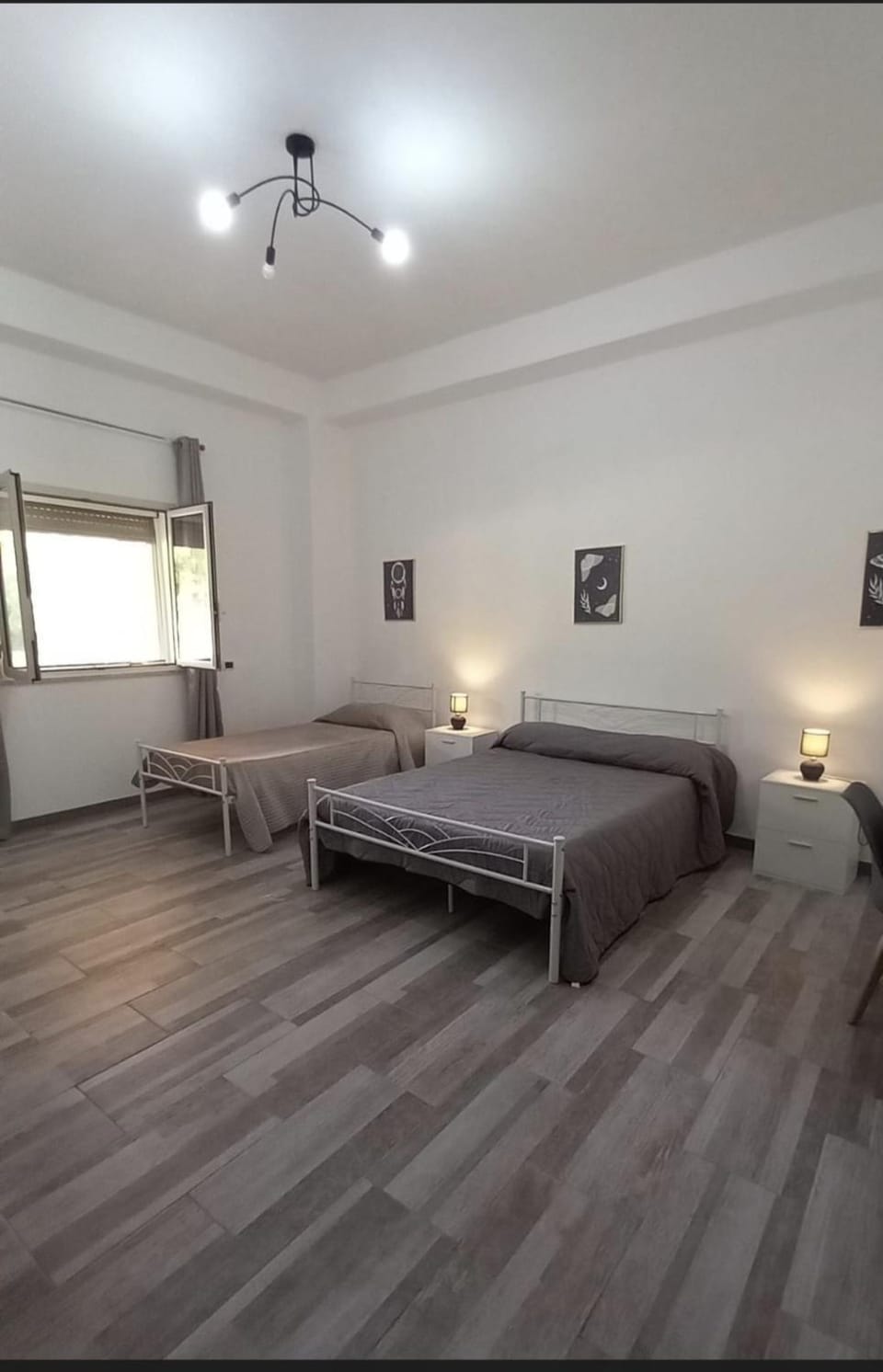 Bed, Photo of the whole room