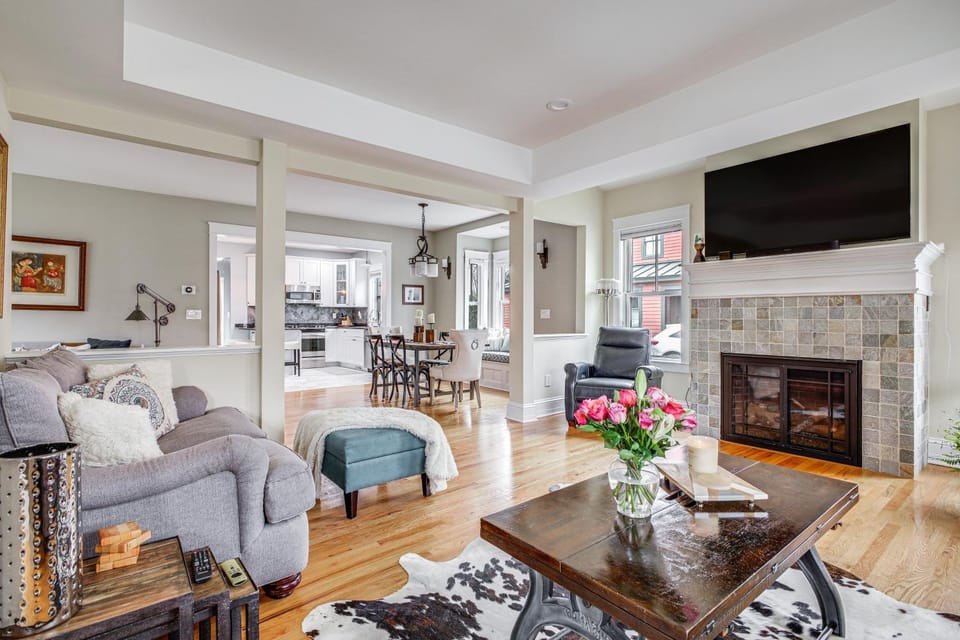 Elegant Saratoga Springs Stay: Walk to Town, Track House in Saratoga Springs