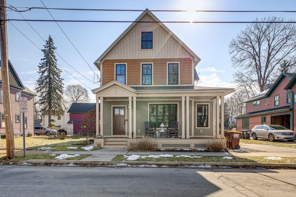 Elegant Saratoga Springs Stay: Walk to Town, Track House in Saratoga Springs