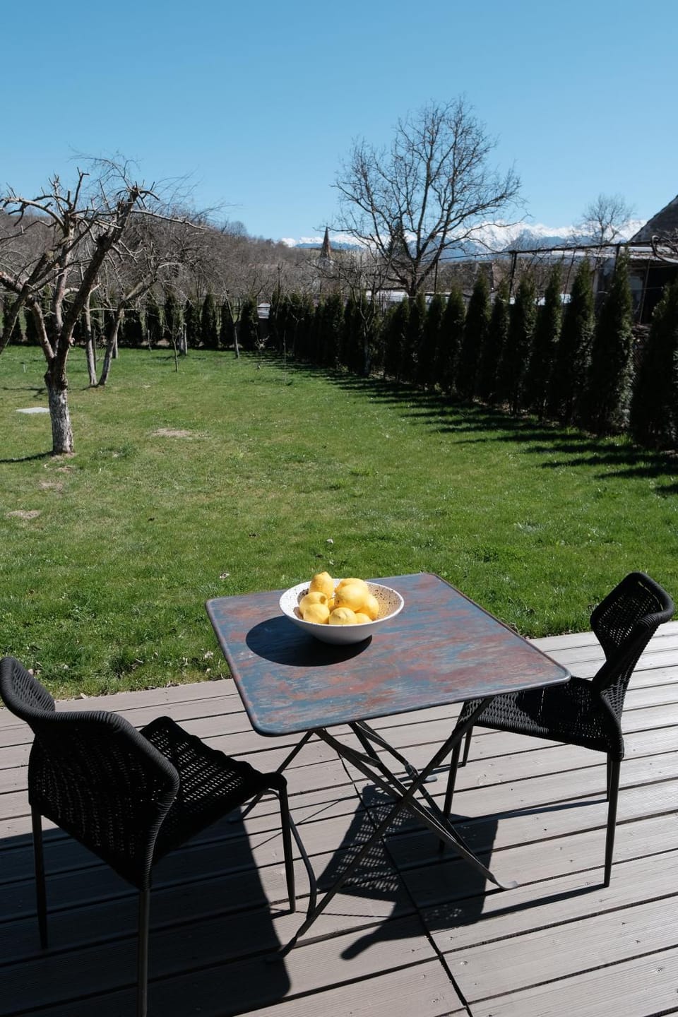 Day, Garden, Dining area, Garden view, Mountain view