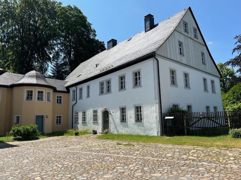 Property building, Area and facilities