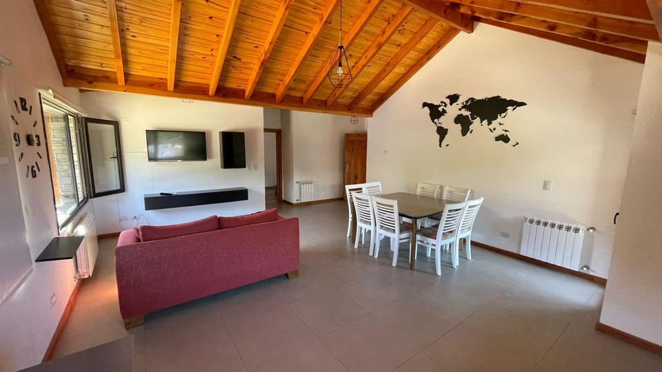 Communal lounge/ TV room, TV and multimedia, Living room, Seating area, Dining area