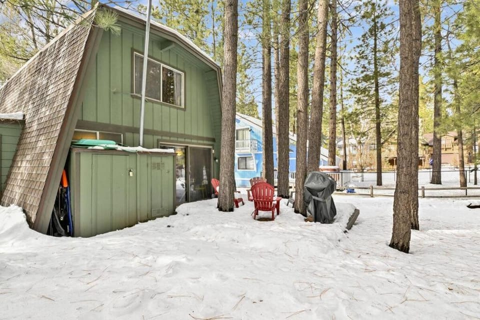 Quail's Call Big Bear~ Walk to Lake & Ski Resort House in Big Bear