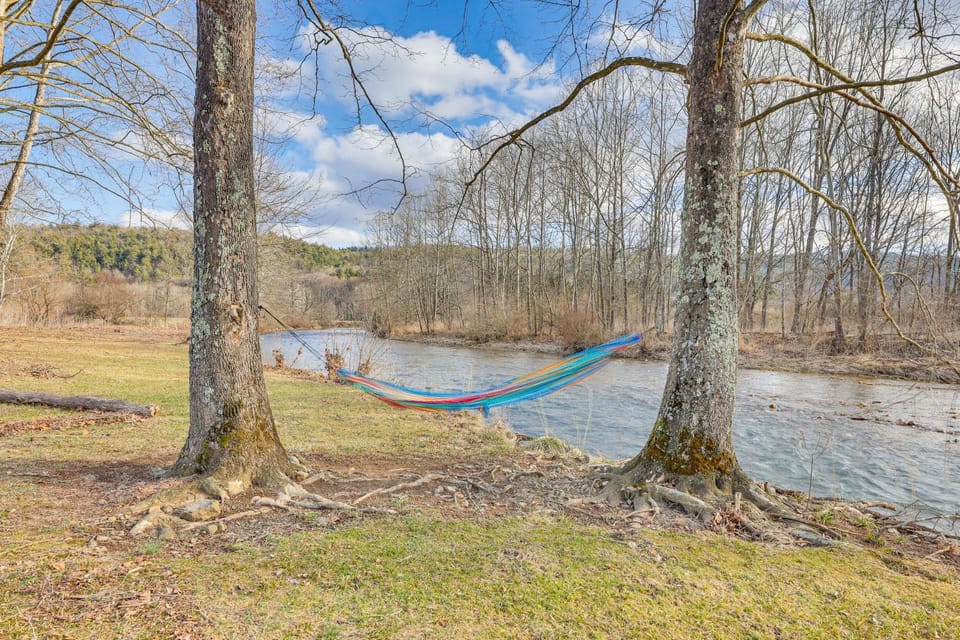 McDowell ‘Highland County River Retreat’ w/ Views! House in Shenandoah Valley