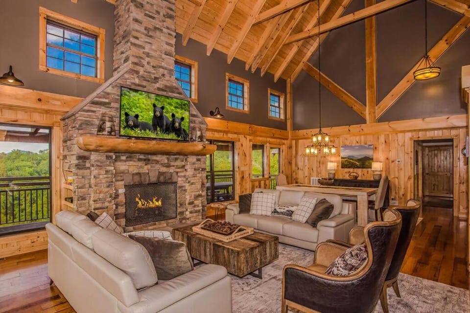 Splashing at the Bluff - Premier Smoky Mountain Views - Indoor Pool Spa - Luxury Cabin - Gatlinburg - Pigeon Forge Cabin in Sevier County